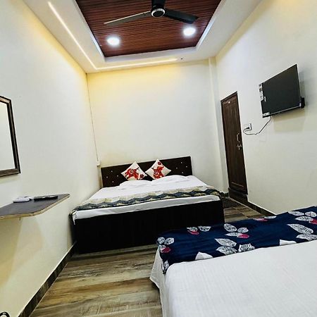 Hotel Shreenidhi Comfort Stay 乌贾因 外观 照片
