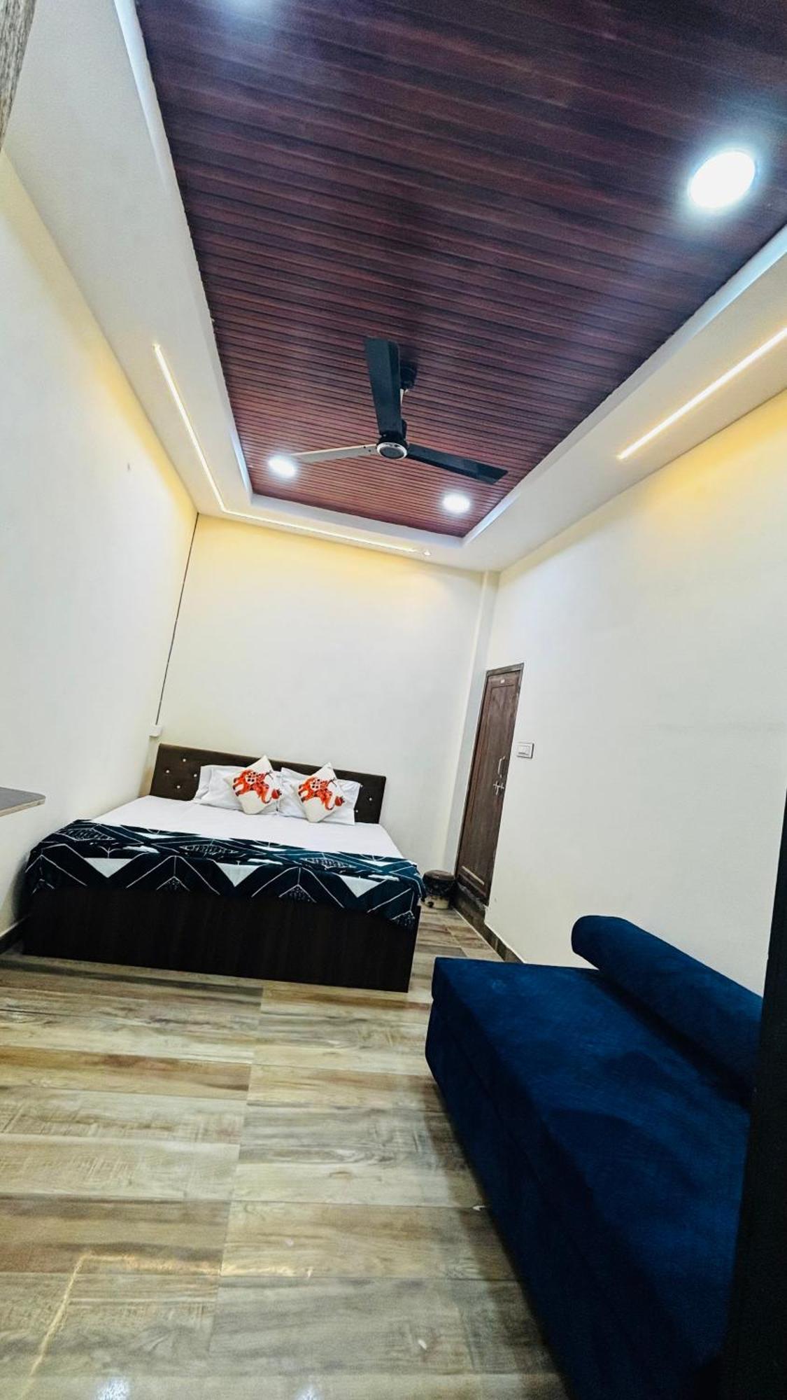 Hotel Shreenidhi Comfort Stay 乌贾因 外观 照片